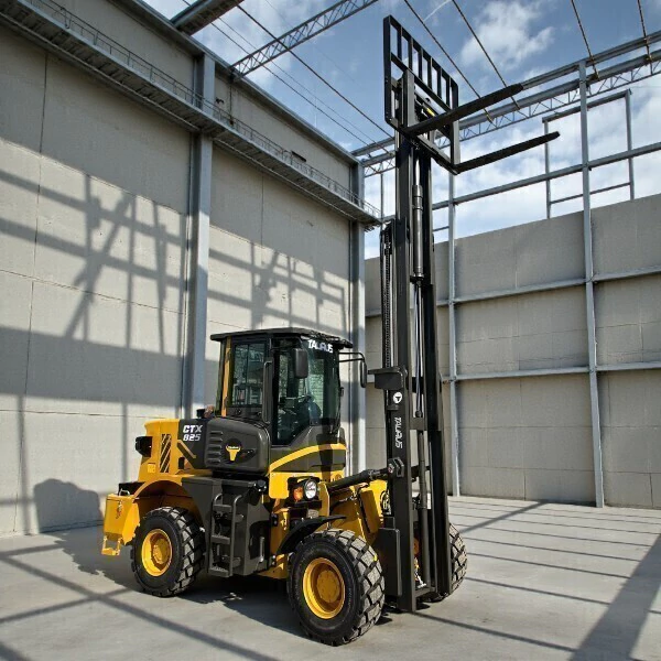 Tractoelevador Taurus modelo CTX825